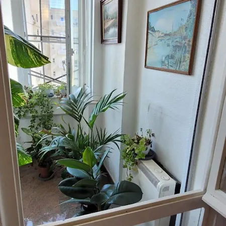 Privat bolig Cozy Near Airport , Metro And Train Station